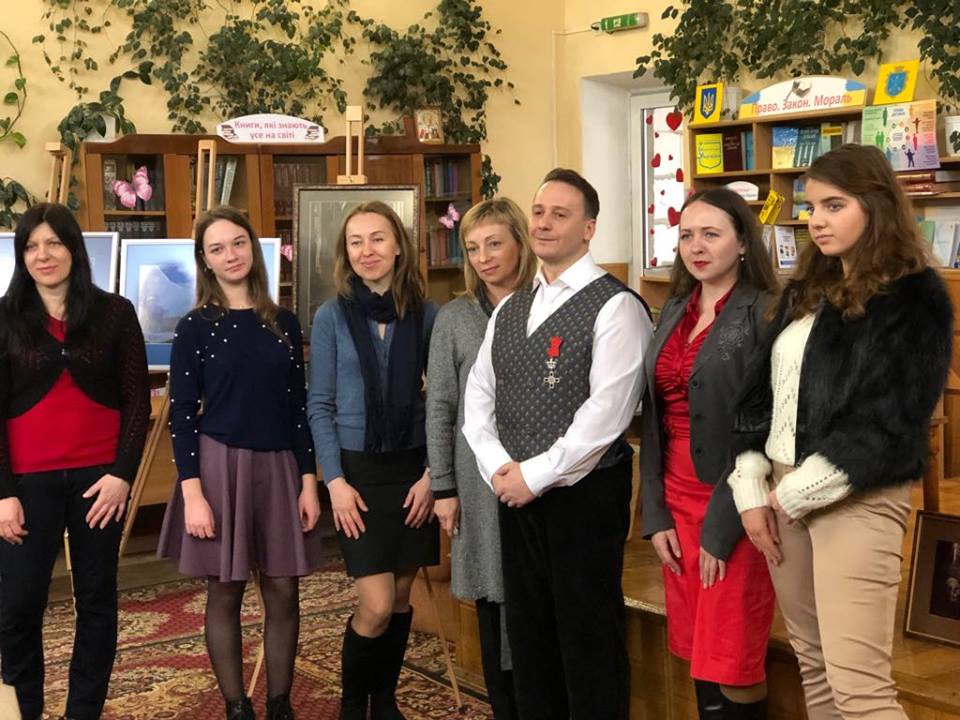Творча зустріч з художником Радимиром Міляром у центральній бібліотеці
